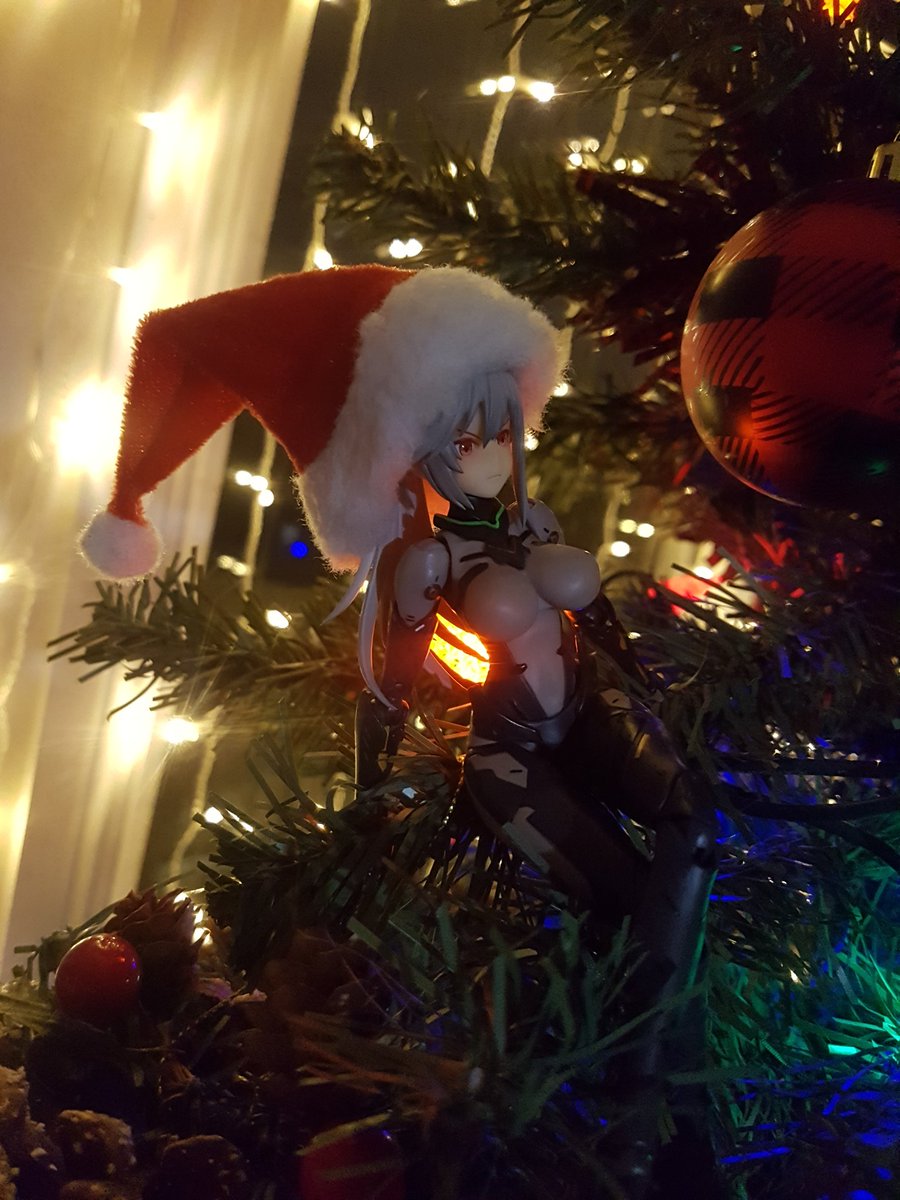 TheLocalBard's tweet image. Some pictures of the Assassin in my Christmas tree~

#SnailShellStudio #SnailShellAssassin #Assassin #ChristmasTree #MerryChristmas #HappyHolidays #ToyPhotography @wozhike