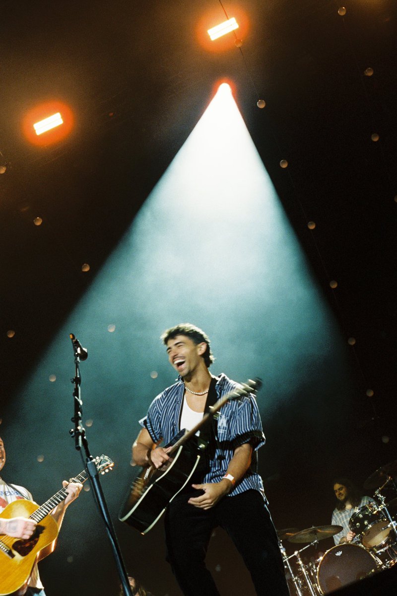 Zach Bryan tweet media