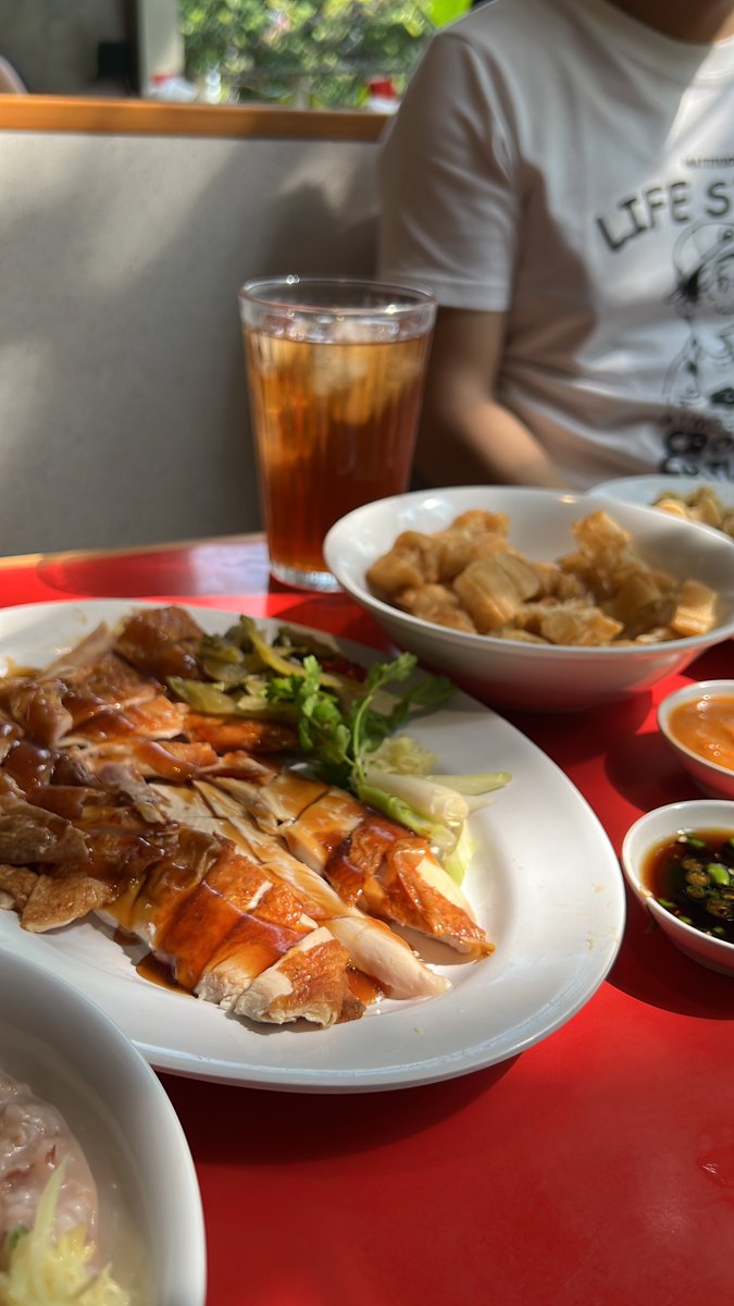 InexPalit's tweet photo. Eating really good #buburayam or chicken porridge in Jakarta 😎🤭 super happy about it!

📍 Bubur Cap Tiger 🤤 https://t.co/23Ou2nyNlC