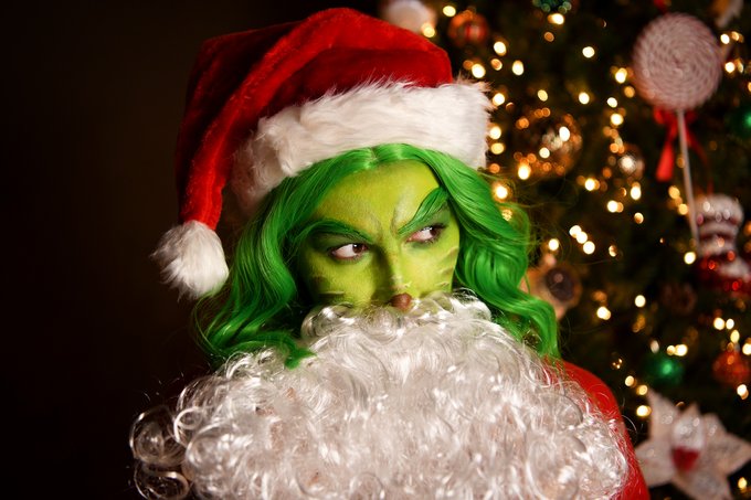 I wonder who is trying to sneak in this Christmas... https://t.co/uHIfGhJbOx