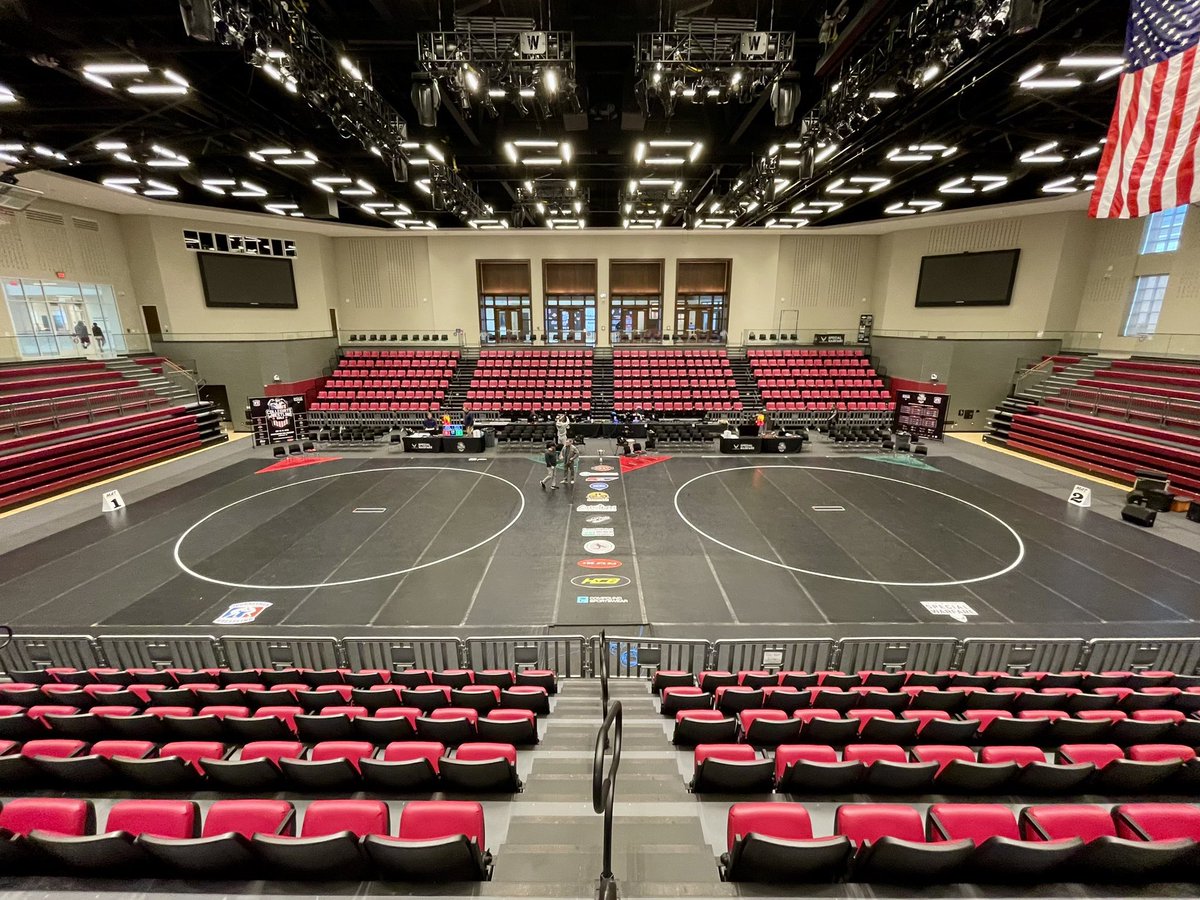 patricksimpson_'s tweet photo. Collegiate Duals recap: what a great success. 
1. Seeing the awestruck kids, watching and getting autographs reminded me of me as a kid. 
2. The coaching staffs were great. Many of them I know from over the years competing with/for/against them. Some great men and leaders. https://t.co/hqIVP8uSeb
