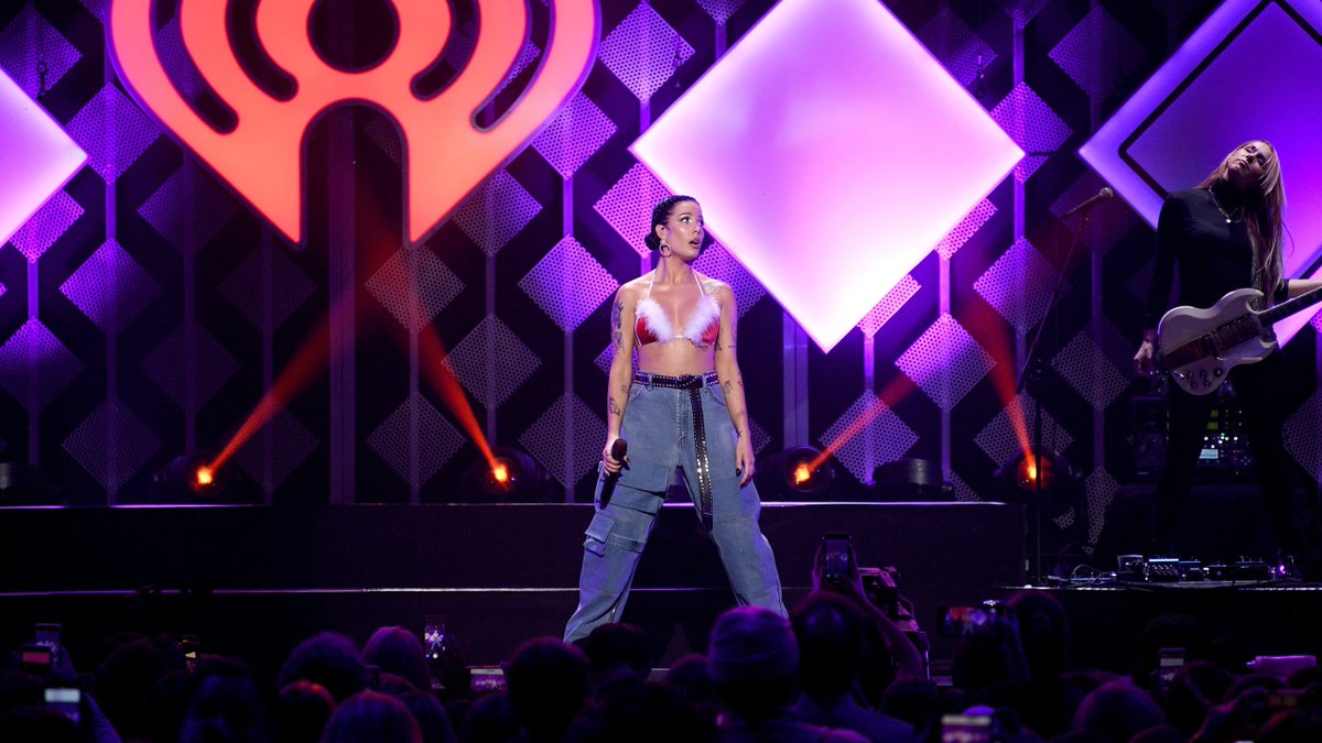 iHeartRadio_RP's tweet photo. © #iHeartRadioRP ▸ #JingleBallRP ▸ ℕ𝗂𝗀𝗁𝗍 3.
Shirley shakes the stage with her amazing performance at @JingleBallRP's thrid night.❣️ #JingleBallRP 
📷: @drivingColors, #iHeartShirley https://t.co/Xh1BB3sI4K