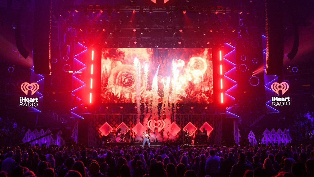 iHeartRadio_RP's tweet photo. © #iHeartRadioRP ▸ #JingleBallRP ▸ ℕ𝗂𝗀𝗁𝗍 3.
Shirley shakes the stage with her amazing performance at @JingleBallRP's thrid night.❣️ #JingleBallRP 
📷: @drivingColors, #iHeartShirley https://t.co/Xh1BB3sI4K
