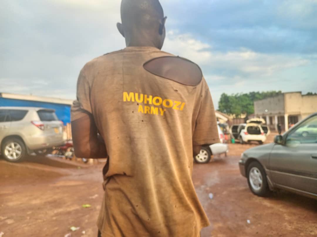 BalaamBarugahar's tweet photo. Looking for this loyal friend/civilian Solidier of Gen @mkainerugaba to share Christmas with him last seen in Masindi on Park road. Merry Christmas to all Gen MK Movement Supporters Worldwide. https://t.co/YEG1zS5Vvu