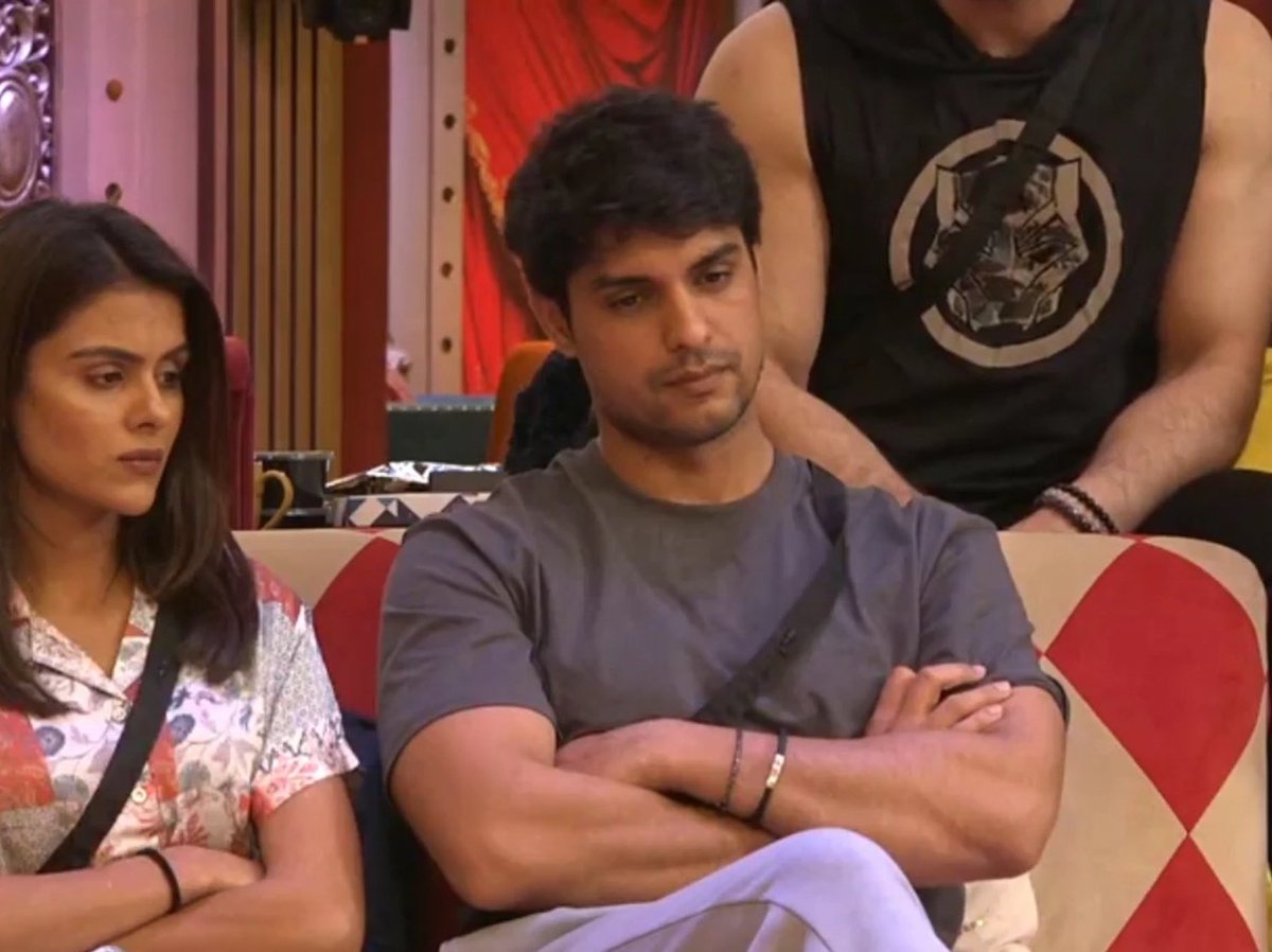 HE'S WORN THE SAME TSHIRT?!😭😭

#PriyAnkit