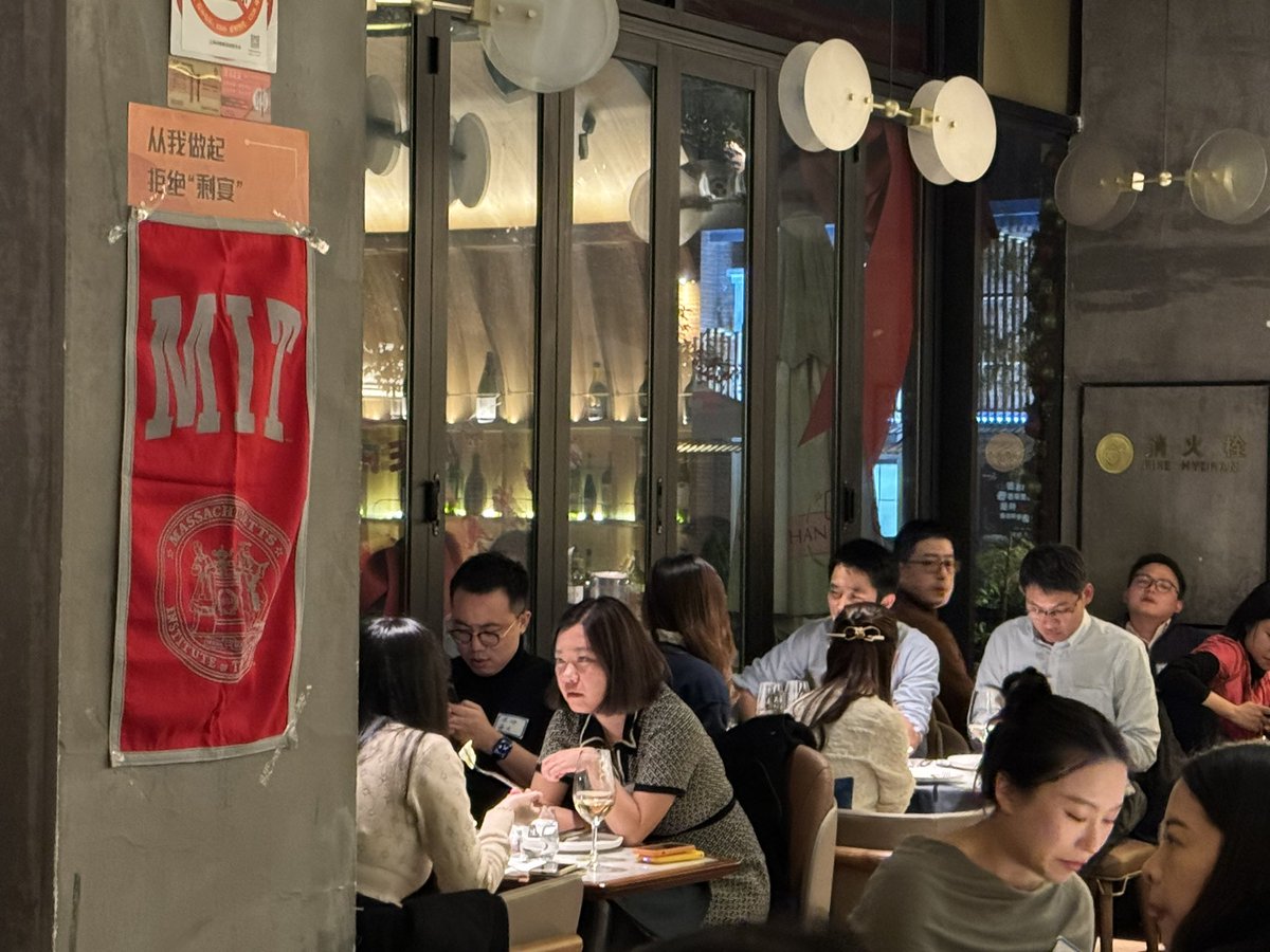 RayvonFeng's tweet photo. Happpy holidays from the CMU, MIT and Columbia alum community in Shanghai. @CarnegieMellon @MIT @Columbia https://t.co/aL7or90vaE