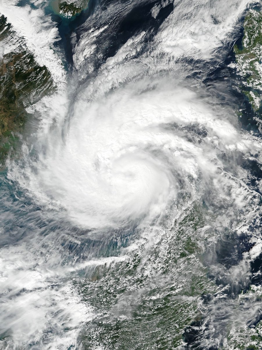 BackpirchCrew's tweet photo. #OTD 6 years ago, Typhoon #Tembin—a storm who was sure to receive a heavy dose of obsidian-black coal in his stocking—was skating north of #Borneo, #Indonesia. The previous day, this waterlogged tropical cyclone had made landfall over #Mindanao, #Philippines, and had rained down a frenzy of flash floods and mudslides across the beleaguered island. Sadly, the toll of the floods would turn out to be devastating, as 266 people ultimately perished in the storm (the province of Lanao del Norte was the hardest hit, accounting for 135 of the fatalities).
3 days later, on #Christmas Eve, Tembin attained his peak intensity of 100 mph, 959 mb., while spiraling in the South China Sea. He later dissipated just to the south of #Vietnam’s Mekong Delta, on December 26.