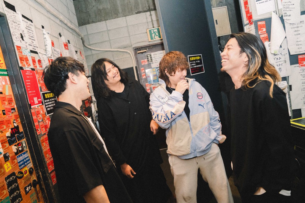 _HEADLAMP's tweet photo. ---🎉🎉🎉---

本日2023年12月23日を持って、
HEADLAMP結成"丸14年"を迎えました！
日頃から応援ありがとうございます！！

そして、15周年イヤーはすでに開幕中🔥
色々仕掛けていきますよｯ!!!
ライブハウスで待ってます！！

これからもよろしくお願いします！！

📸 @momoko_8k 

---🎉🎉🎉--- https://t.co/ppDJVyFMKH