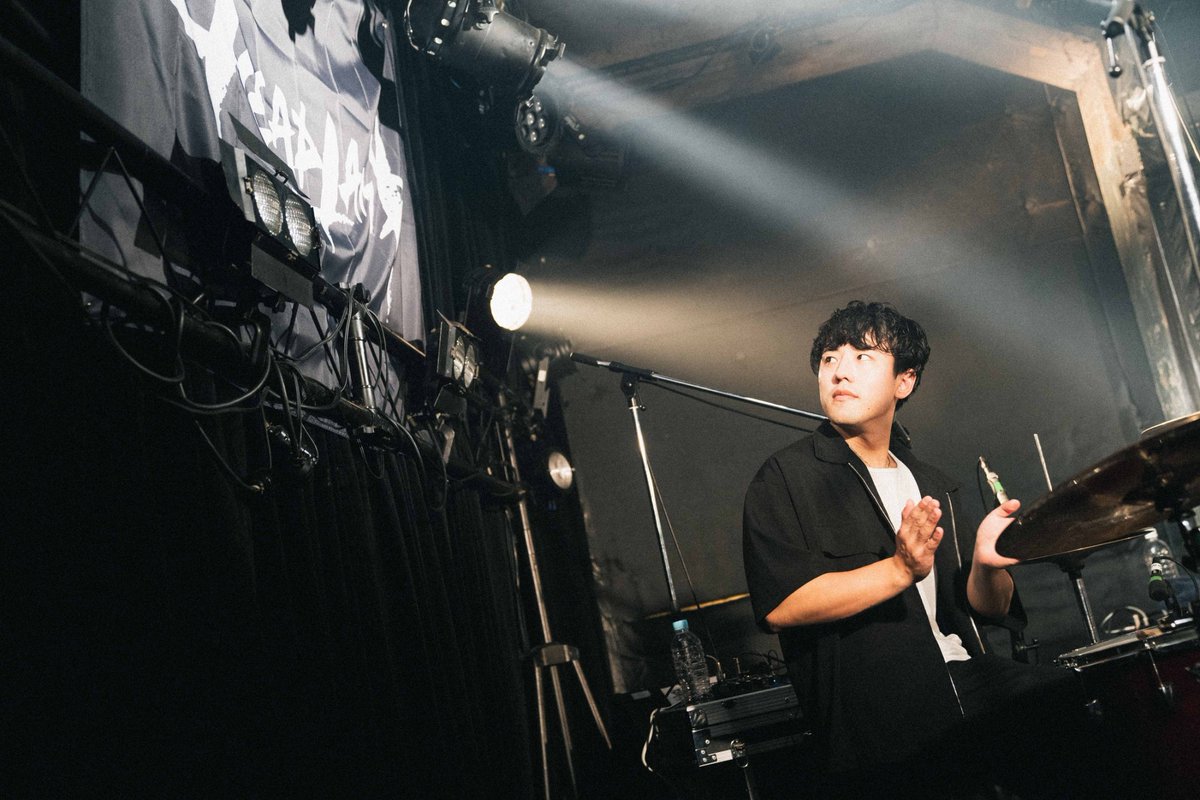_HEADLAMP's tweet photo. ---🎉🎉🎉---

本日2023年12月23日を持って、
HEADLAMP結成"丸14年"を迎えました！
日頃から応援ありがとうございます！！

そして、15周年イヤーはすでに開幕中🔥
色々仕掛けていきますよｯ!!!
ライブハウスで待ってます！！

これからもよろしくお願いします！！

📸 @momoko_8k 

---🎉🎉🎉--- https://t.co/ppDJVyFMKH