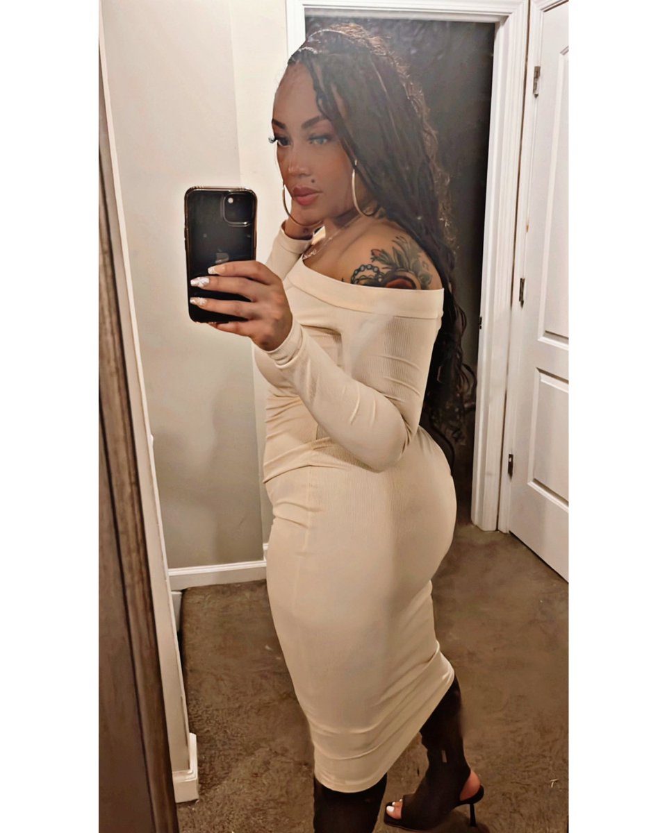 __only1yellaa__ tweet media