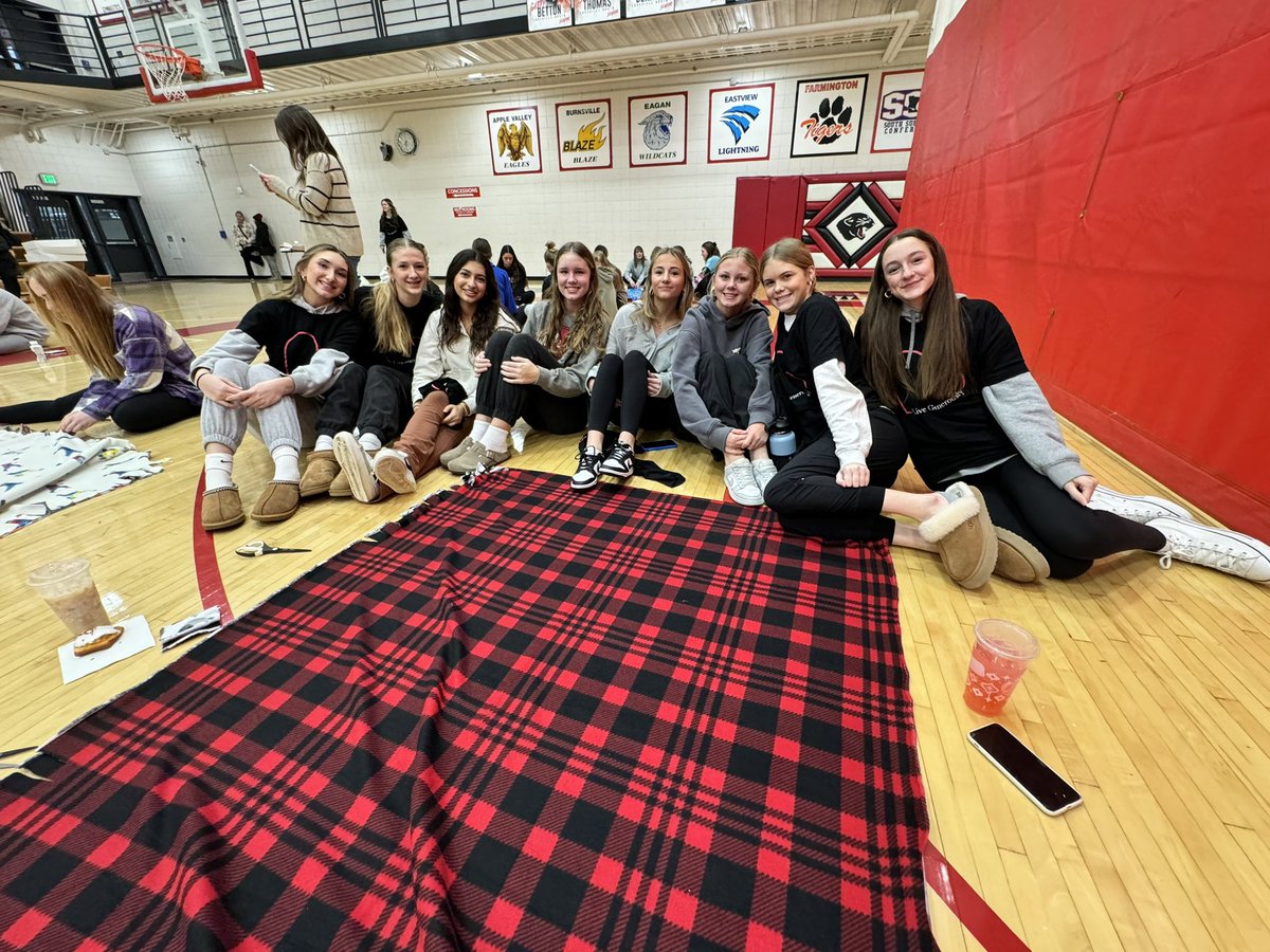 tkryan28's tweet image. It was a great morning for fellowship and serving our community with the LNHS Campus Faith Club. Thanks  @Thrivent and #ThriventActionKit for the support in our winter tie blanket event.