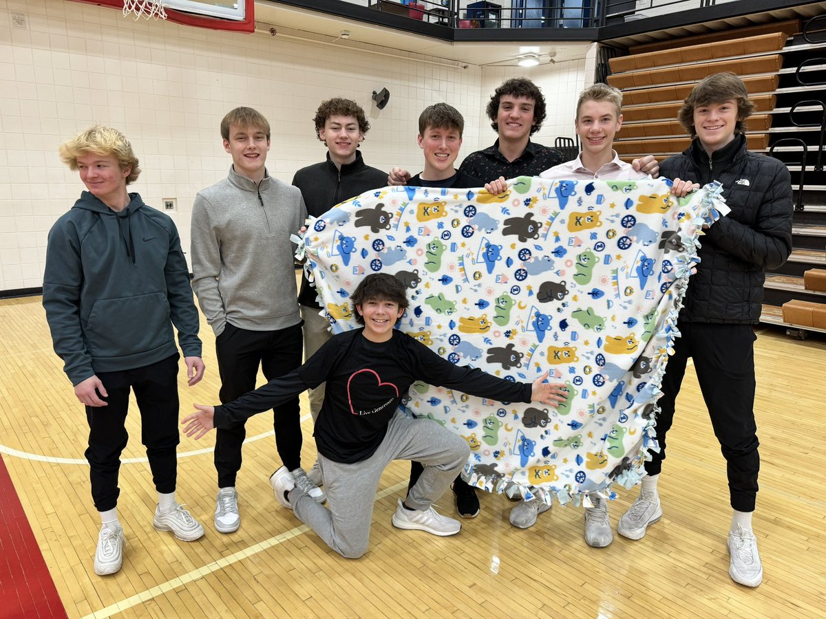 tkryan28's tweet image. It was a great morning for fellowship and serving our community with the LNHS Campus Faith Club. Thanks  @Thrivent and #ThriventActionKit for the support in our winter tie blanket event.