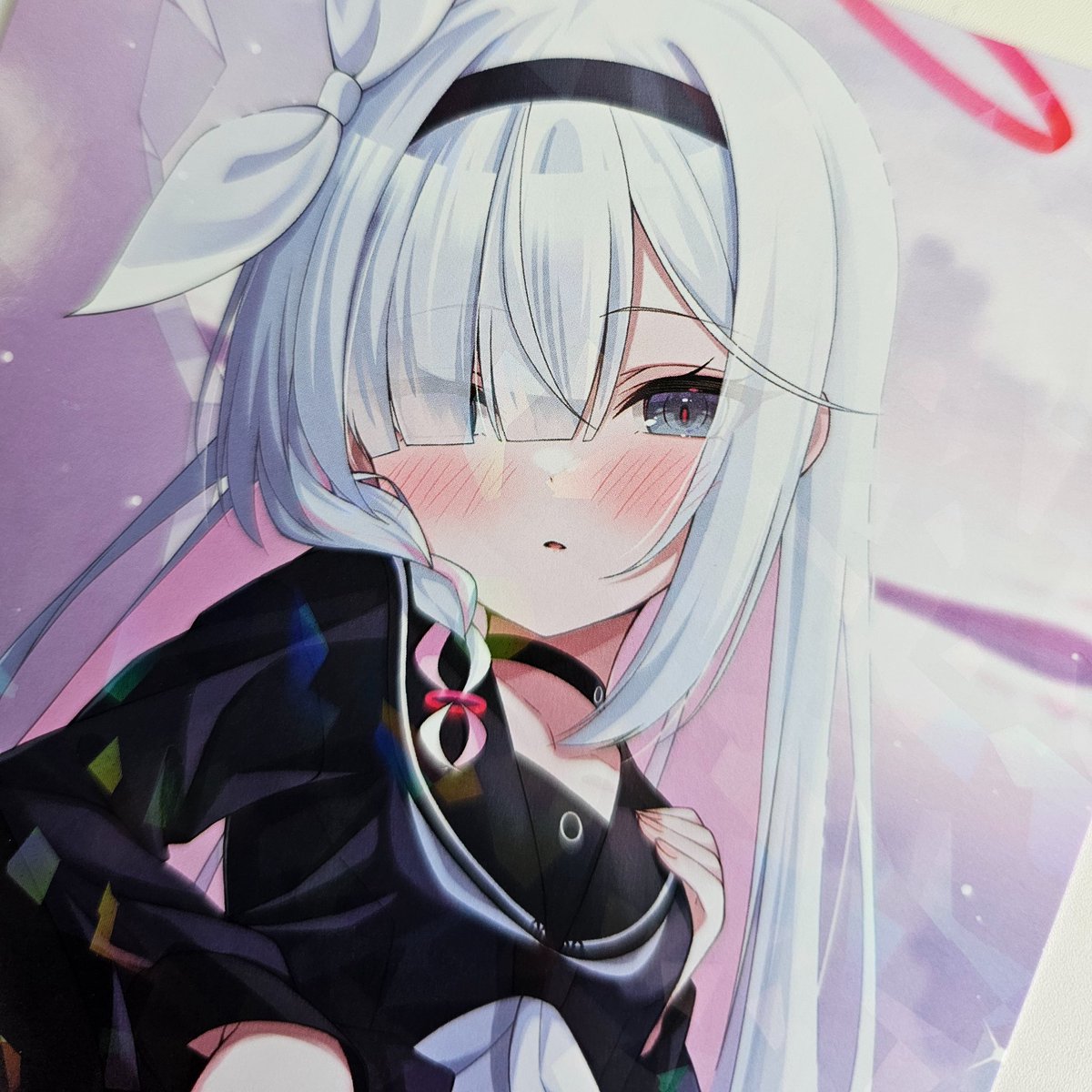 セットにつくポストカード2種です!
どっちもキラキラ加工ですが、ホロの形が違います♪ 