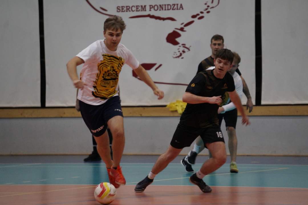 Chroberz's tweet photo. ⚽️Niestety to nie był dzień naszych drużyn w PLF.
📸Zapraszamy do obejrzenia fotorelacji z obydwu meczów na fb Strzelca.
#ligafirm #futsal #strzelecchroberz #laczynasstrzelec #strzelec98 #teamstrzelec #diamentowcypl #strugajtutaj #liga #soccer #football https://t.co/ePtLbpJUB1