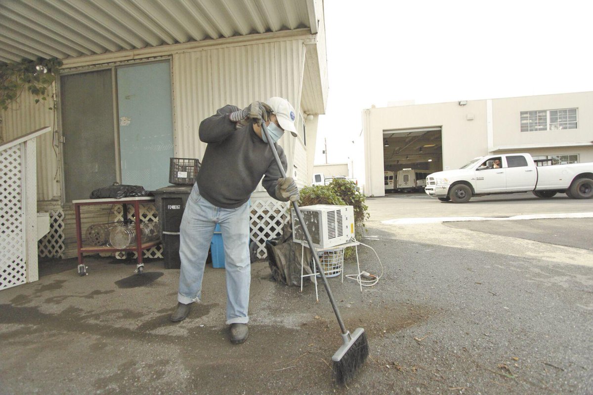 Belmont Trailer Park residents haven't seen much difference in local and state storm prep efforts after last year's devastating floods, with a recent lawsuit alleging the same.
smdailyjournal.com/news/local/bel…