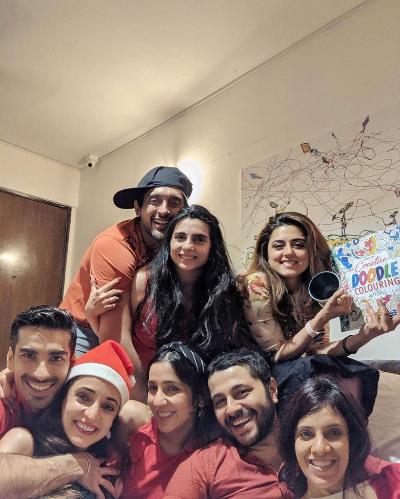 #Throwback | Pic of Pashmeen celebrating Christmas.❤️🎄
. 
.
#ثروباك | باشمين من احتفالها بالسنة الجديدة.🎄❤️
#بارون_سوبتي | #باشمين_مانتشاندا | #barunsobti | #pashmeenmanchanda | #barmeen | #barmeen_arabic | #packofwolves