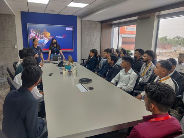 GnaUniversity's tweet image. #GNAUniversity School of #ComputationalSciences visited Kocher Business Park that proved to be an invaluable #experience, providing students with extensive #knowledge and the opportunity to interact with various software applications in a real-time working #environment.