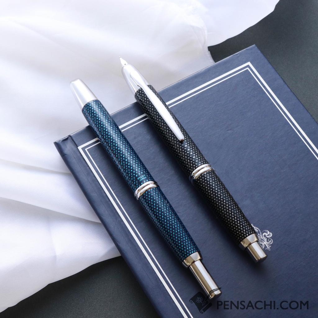 pen_sachi's tweet photo. 🔺PILOT Vanishing Point Capless - Blue Carbonesque
Body color: Blue
Nib: 18K Rhodium Plated
🔺PILOT Vanishing Point Capless - Black Carbonesque
Body color: Black
Nib: 18K Rhodium Plated
#pensachi #pilotcapless #pilotfountainpen #caplesspen #fountainpen #pilotvanishingpoint https://t.co/A5yn9a6aCX