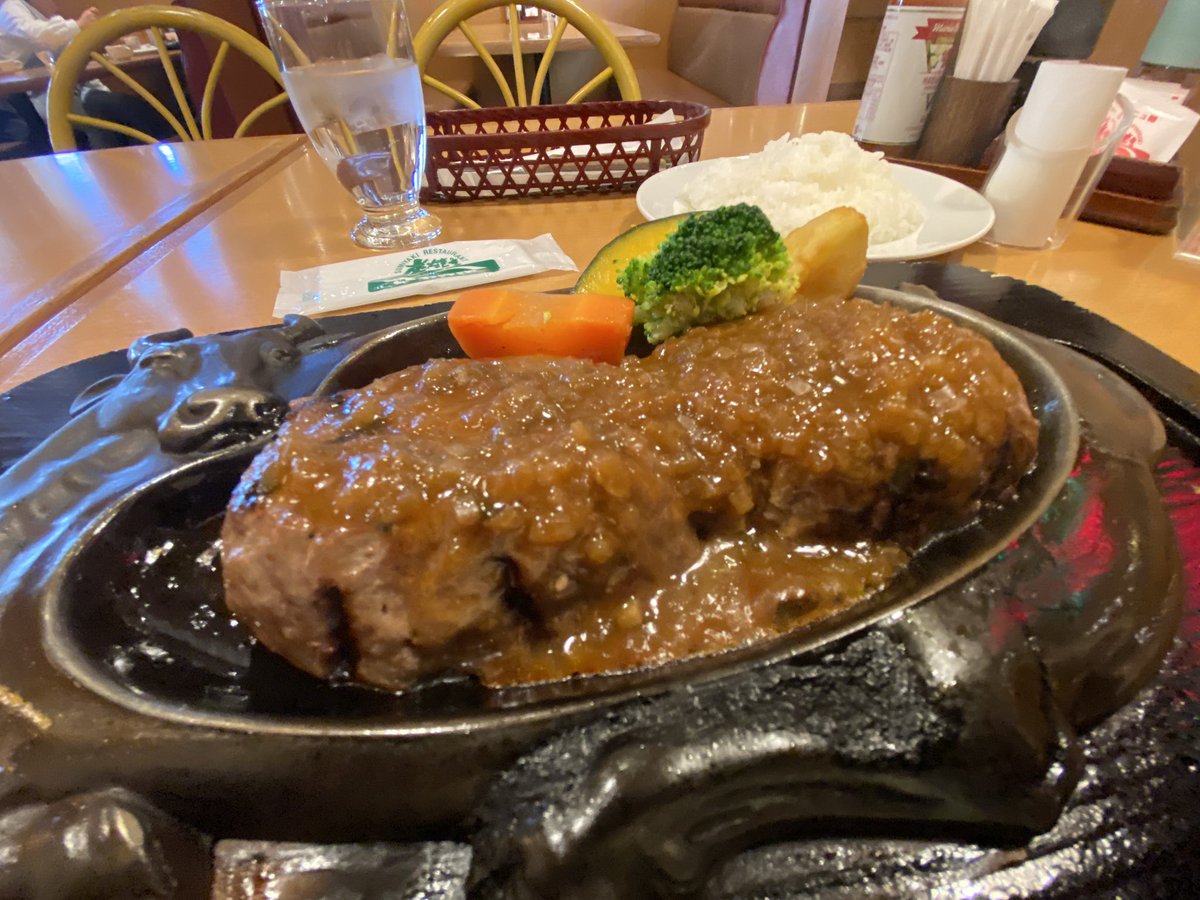 ヤマハ本社の隣にあるスズキラーメンにホンダ車でやって来たが閉まってたのでさわやかで飯を食う