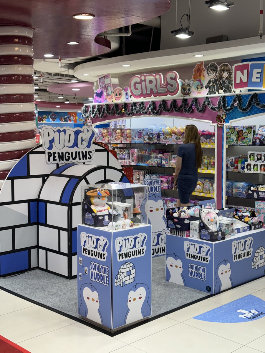 OMO look what i found in my neighborhood toy store 😂🤣 <a href="/pudgypenguins/">Pudgy Penguins</a> 

How did you find Kelapa Gading? Lmao
<a href="/LucaNetz/">Luca Netz 🐧✳️</a>