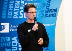 gothereapphtb's tweet photo. It's challenging to put into words, the emotions still running through us after that pitch! The first milestone - begin of the GoThere- our first Pitch Deck and a hundred people in the audience! 

We will post there our progress of developing this app! 📲

GoThere with us! 🌍 https://t.co/b6gXtHm8Ef