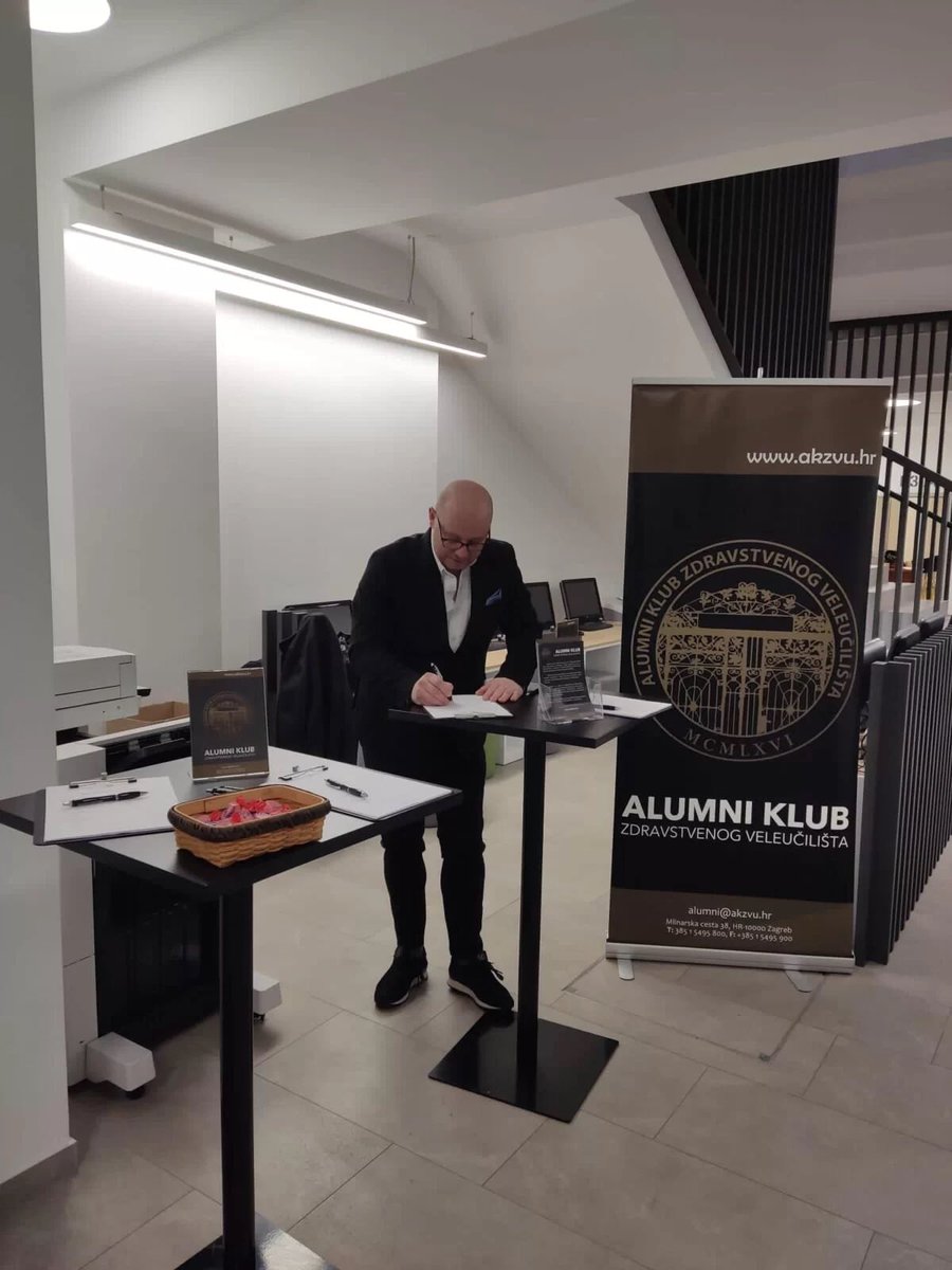 PROMOCIJE STUDENATA: “Čestitke svim diplomantima kao i 300 novih Alumni članova!” 🎓🎉  Više na: akzvu.hr/promocije-stud…