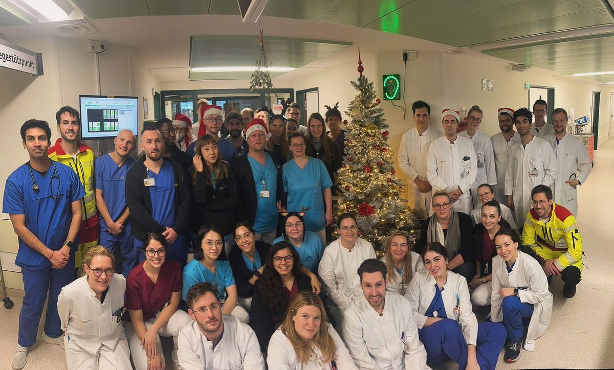 Das Team unserer UKD-Kardiologie wünscht Ihnen Fröhliche Feiertage! 🎄🎅🧑‍🎄🤶⛄️🎄