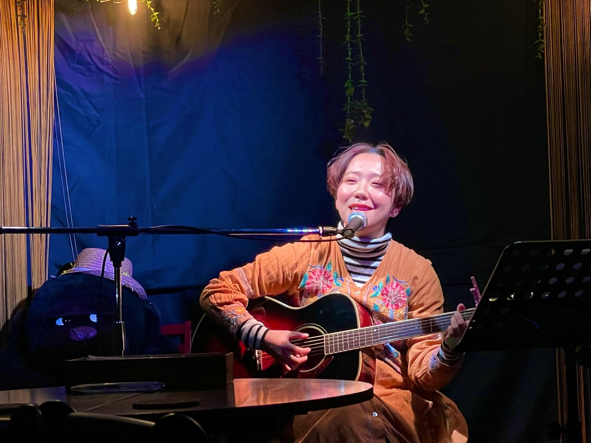 mapilonlon's tweet photo. 昨日のごりごりハウスは少数精鋭長尺極上サウンドの沼サイコーでした。今週二度目ご出演の掌さんは被り曲無しのお気遣い。大好きな曲もやってくれて大感謝です。皆さん良いお年を〜🙌
#江崎掌
#みやぎももよ
#2zee https://t.co/OELw0aJTgV