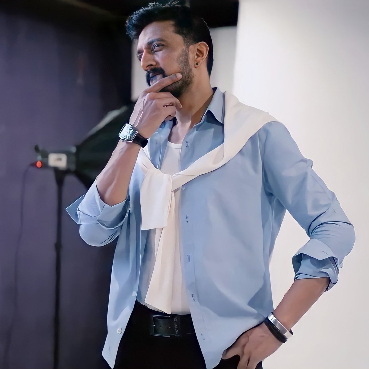 HebbuliTweetZ's tweet photo. My WhatsApp DP https://t.co/CupmHBj8f4
