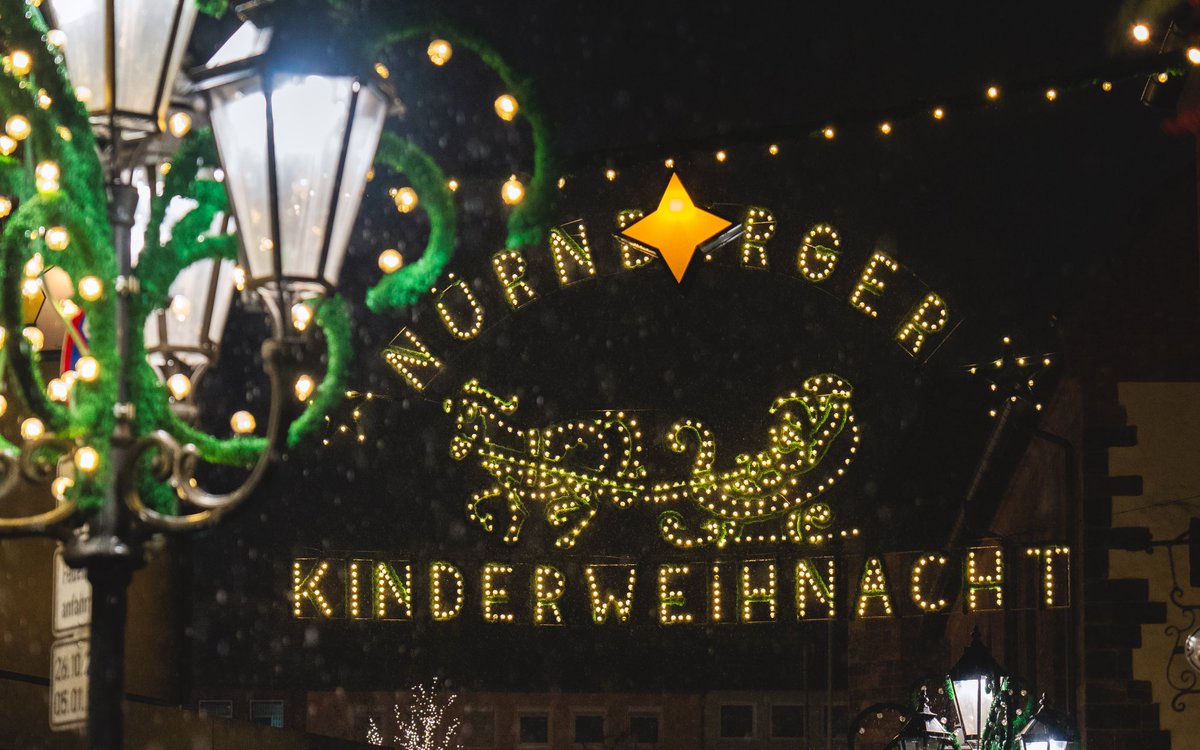 世界一有名なニュルンベルクのクリスマスマーケット👼街全体がクリスマスの装飾で、本場のクリスマスマーケットの雰囲気を存分にに満喫できました。お店が多いので、食べ歩きやお買い物も存分に楽しめます。 #GermanyXmas #ドイツ