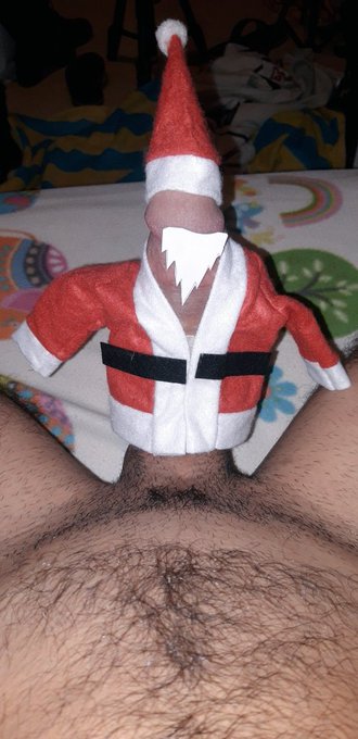 My Santa is looking for chimneys to enter  Mi Santa busca chimeneas por las que meterse. https://t.c<a href="/tag/xhamster"class="tags"><span>#xhamster</span></a>