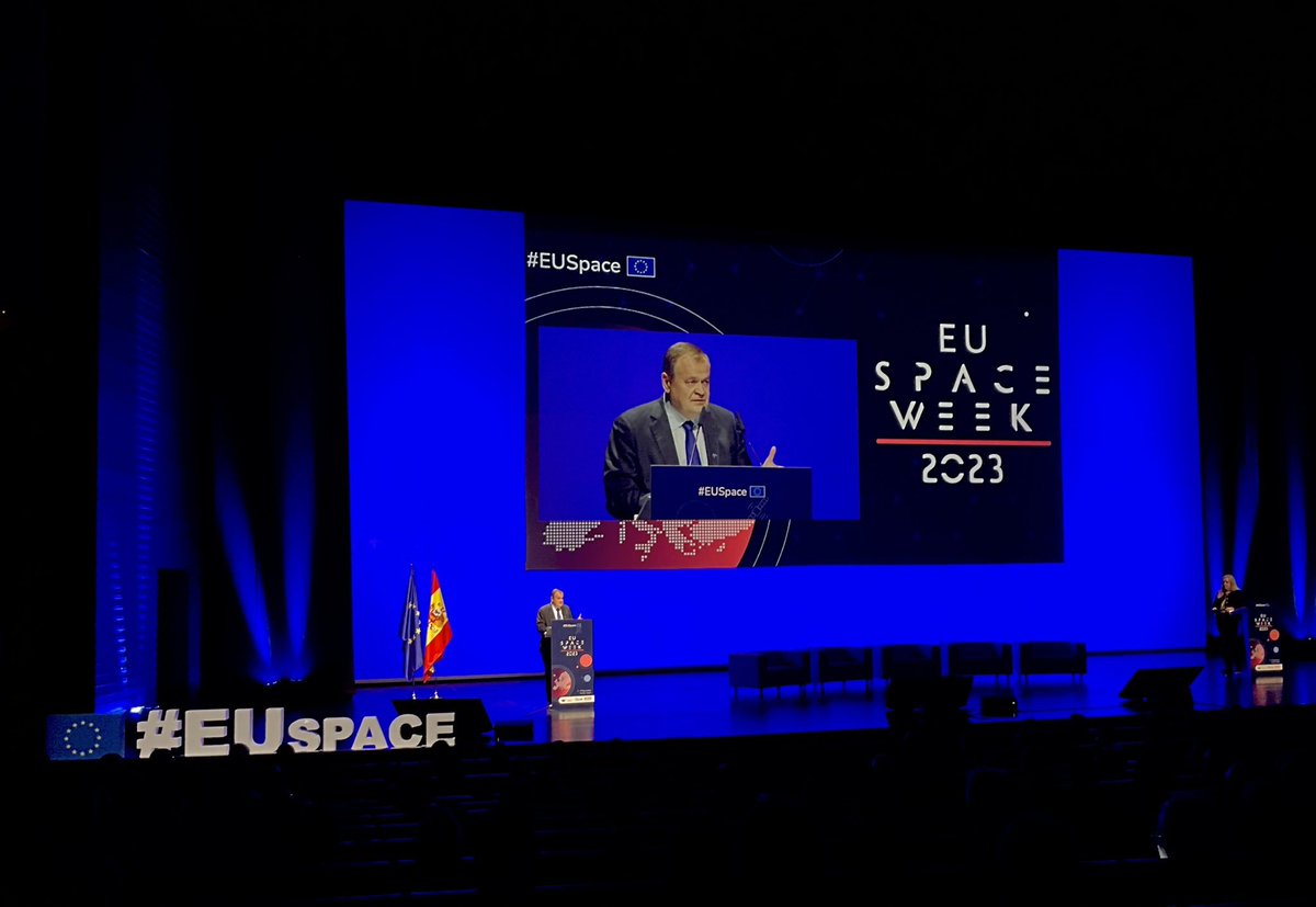 defis_eu's tweet photo. #Highlights 2023 -4/12
Last November, we gathered the #EUSpace ecosystem in #Sevilla 🇪🇸 for the #EUSpaceWeek to discuss
🚀 Sovereignty - 🇪🇺Strategy for Space and Defence
🚀 Space entrepreneurship & #NewSpace - #CASSINI
🚀 Innovation and Skills https://t.co/2uBNMsBANj