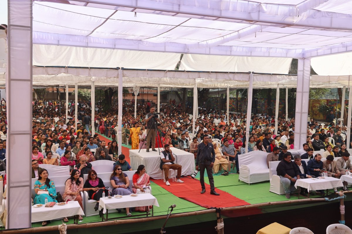 anujsharmacg's tweet photo. रायपुर के रेडियंट वे स्कूल में आयोजित वार्षिकोत्सव एवं पुरस्कार वितरण समारोह में मुख्य अतिथि के रूप में उपस्थित हुआ...

#anujsharma #ChiefGuest https://t.co/BL0aBlJsw9