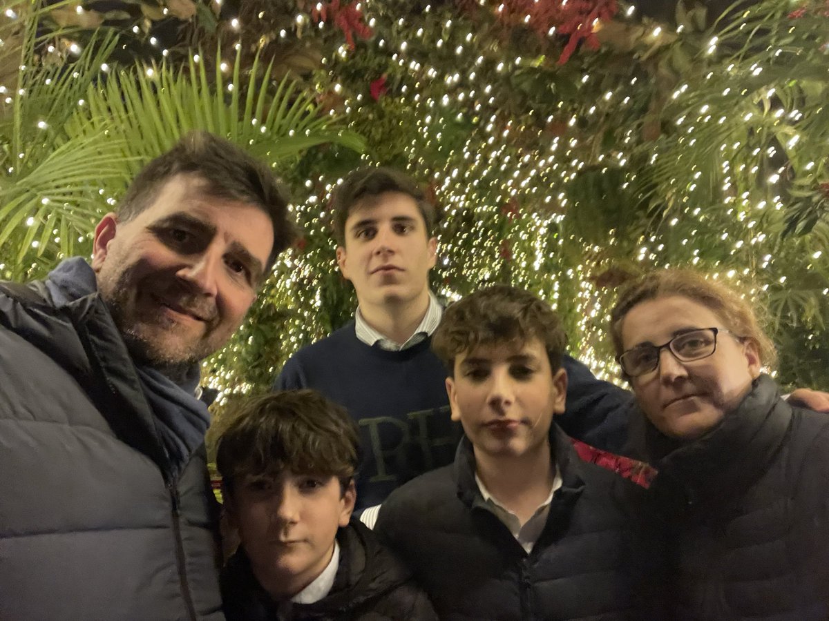 pelendinez's tweet photo. Vamos que yo puedo!!!!
Qué puedo dejarme todo contestado y hecho antes de medio día!
Dejarlo hecho y dedicarme a mi familia también!
#YoPuedo
#Automotivacion
#FelizNavidad
#MiMotor https://t.co/zoJYngckIE