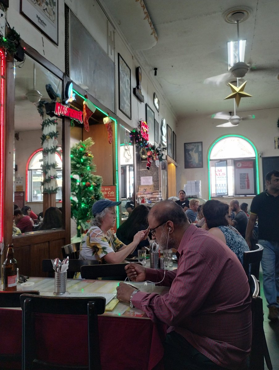 adite's tweet image. Felt like I was time-travelling back to 1990.  #BombayVibes #LeopoldCafe