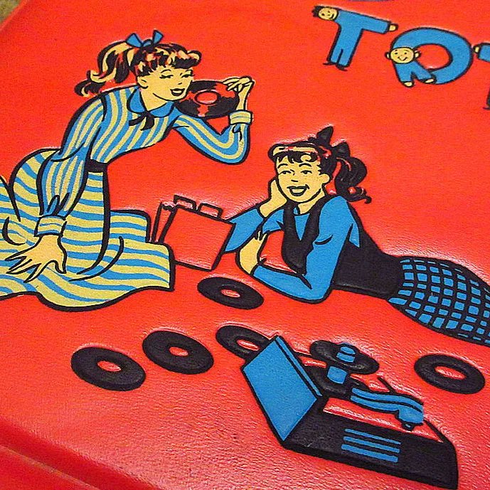 simtakura's tweet image. CosmicCafe 年末年始の営業のお知らせ
12月23日土曜日から12月30日土曜日まで通常営業
12月31日の日曜日、大晦日は休ませて頂きます。
年始は
1月1日　元旦の夜から通常営業で1月7日の日曜日まで休みなしの通常営業となります。
皆様の御来店を心よりお待ちしております。