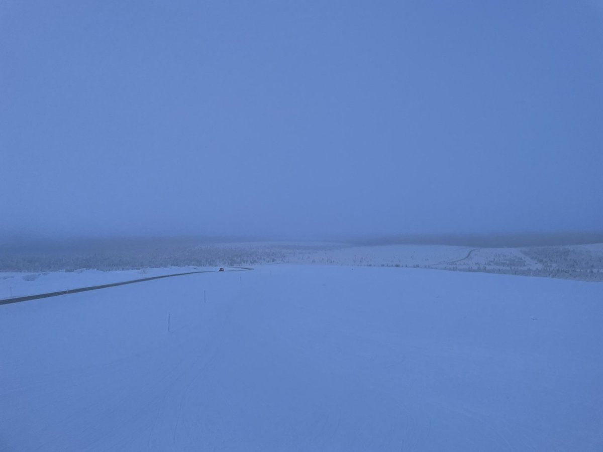 Not too much light here at Kaunispää. This pic was taken at noon. Näkymä Kaunispäältä keskipäivällä. #polarnight <a href="/visitlapland/">VisitLapland!</a> #kaamos