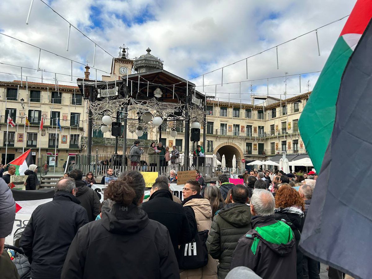 AlfaroBego's tweet photo. #Tudela grita basta al genocidio en Palestina. https://t.co/giiWbzVLxC