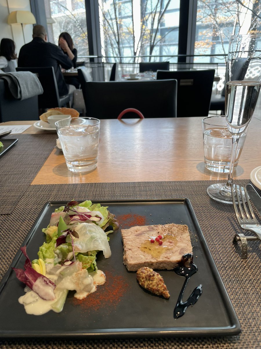 fgm_lm's tweet photo. クリスマスランチ
お昼からお腹いっぱいです https://t.co/KPZmYafnhx