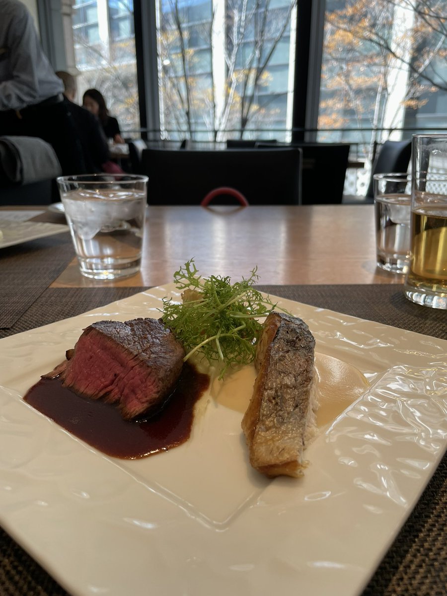 fgm_lm's tweet photo. クリスマスランチ
お昼からお腹いっぱいです https://t.co/KPZmYafnhx