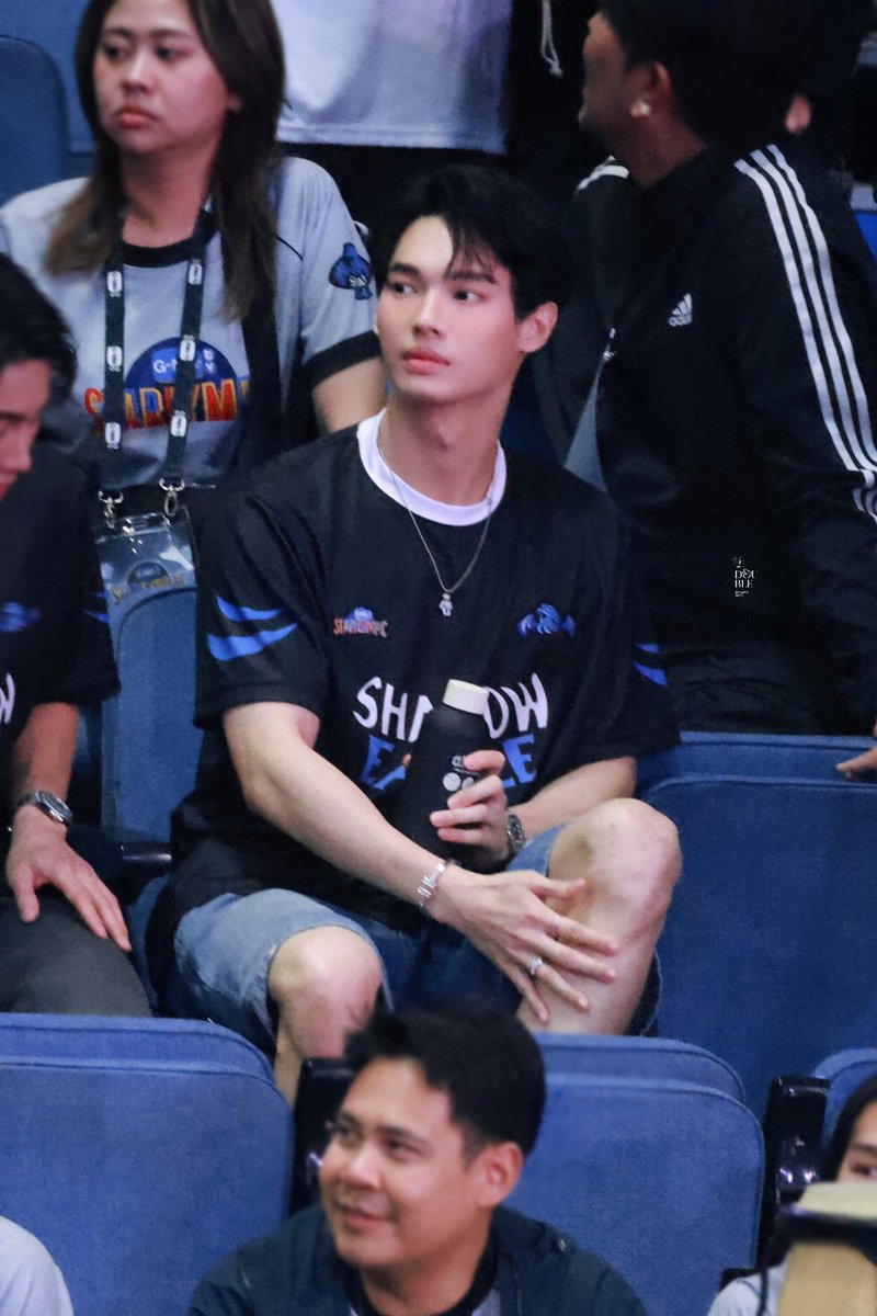 loveyou3000bw's tweet photo. Su su su su⚽️🏃🏻

WIN x SHADOW EAGLE

#GMMTVStarlympic
#winmetawin @winmetawin https://t.co/XckH6VrZmd