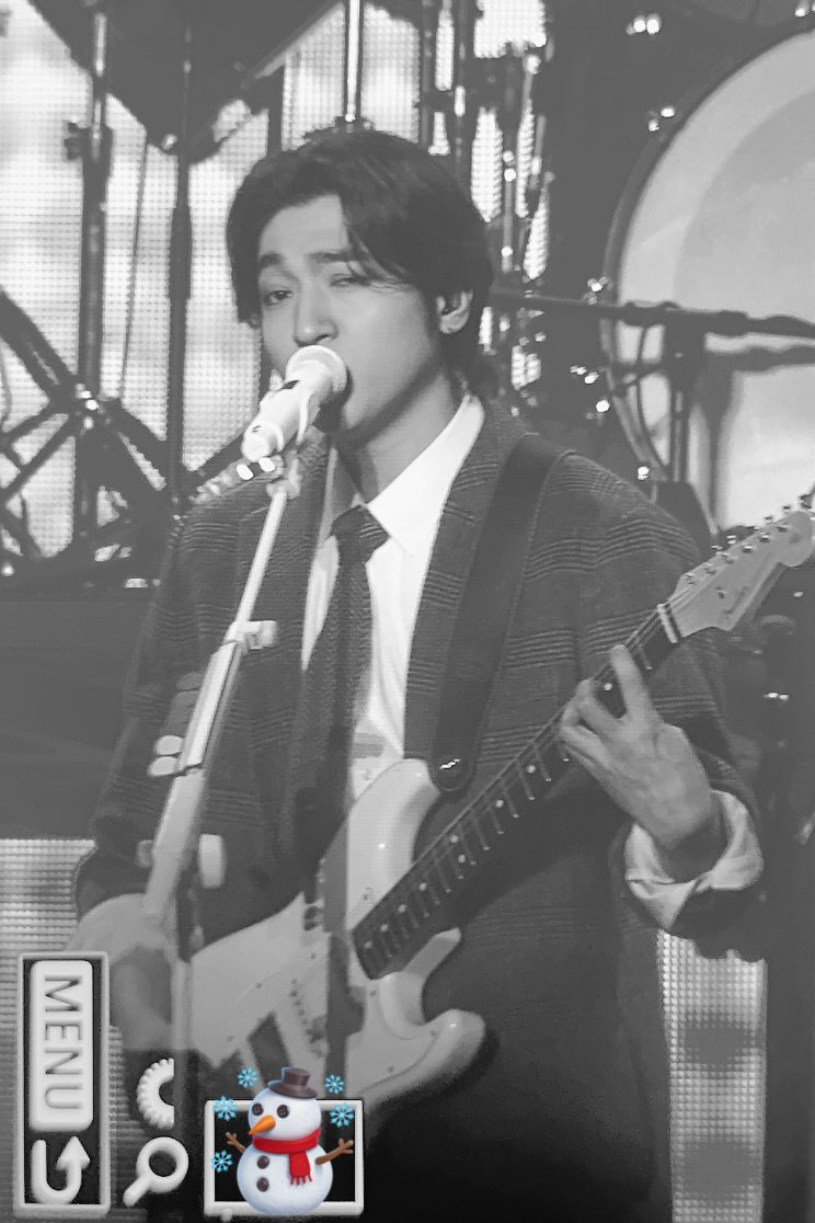 jjacktory8's tweet photo. 221223 선물콘 중콘
#성진 #영케이 #영현 #DAY6 #데이식스 https://t.co/SM1BHV0OgS