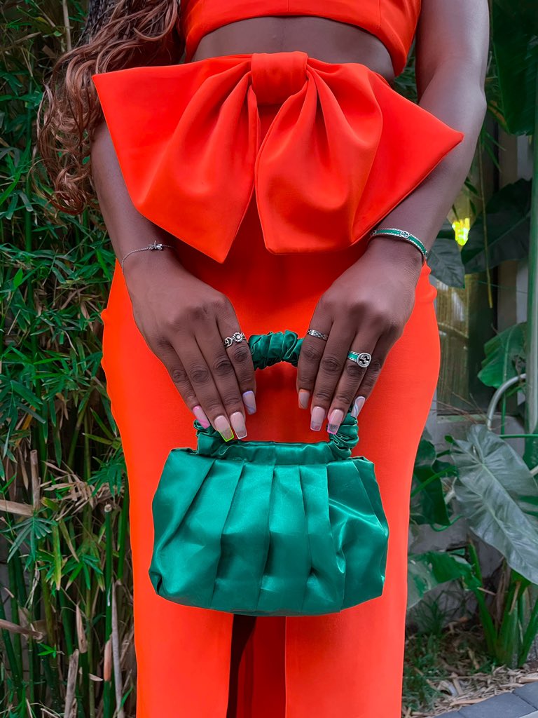 alex_unusual's tweet photo. Filter where ? 
Take a look at this beauty 🤭. 

#stylebrunchwithchi https://t.co/2jBc4WywZN