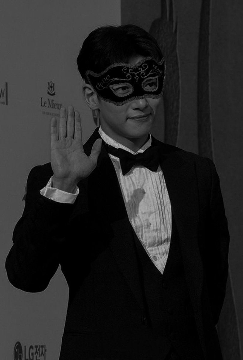 <a href="/riangclub/">𝙍𝙪𝙖𝙣𝙜 𝙍𝙞𝙖𝙣𝙜 𝙂𝙚𝙢𝙗𝙞𝙧𝙖</a> Langkahnya berhenti untuk mengisi guest book, ‘yang gak percaya Hitler mati di Garut gak usah dateng’ begitu ditulisnya sebelum masuk ke dalam venue.