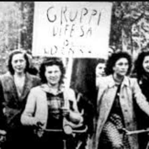 ZarconeSandro's tweet photo. 23 dicembre 1944 a Bologna esce il giornale clandestino "La voce delle donne" , organo dei Gruppi di difesa della donna e per l’assistenza ai combattenti della libertà sorti nel novembre dell'anno precedente. https://t.co/JD6lSWouF4
