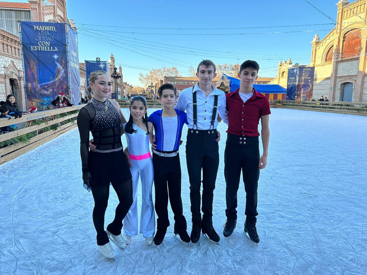 fmdi_es's tweet photo. ¡Arrancamos con las exhibiciones en la pista de hielo de Matadero! 🌟 No te pierdas las emocionantes actuaciones los días 22, 27 y 29 a las 16:30. Nuestros destacados patinadores, elegidos según el podio de Madrid, son Sara Schiavonne, Claudia, Bruno, Pablo García y André Zapata https://t.co/QO1wTVYyGc