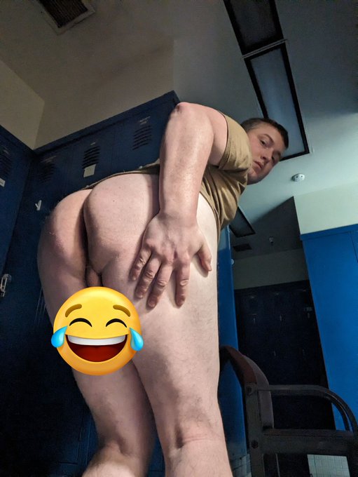 My good little bitch is always ready , even at work.   Can't wait to play with him again soon. https://t