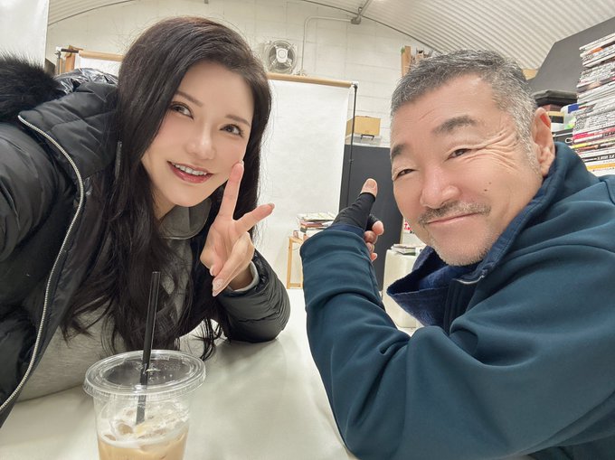 DVD"DIAMOND"
300枚サインしてきたず！！！
＠Shin_Yamagishi 山岸先生本日もよろしくお願いします！ https://t.co/V9TIGrKvQR
