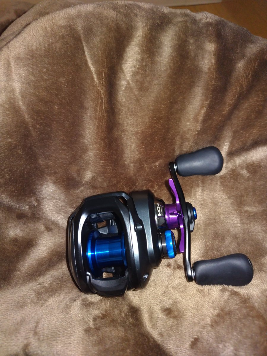 NKR081011's tweet photo. こやつに、ダブルボールベアリングを装着してやったぜぇ😎
ワイルドだろぉ(古っꉂ🤣𐤔)
試し投げしないと🎣🎣
 #SLXDC
 #ダブルボールベアリング装着 https://t.co/FLbYUaURYK