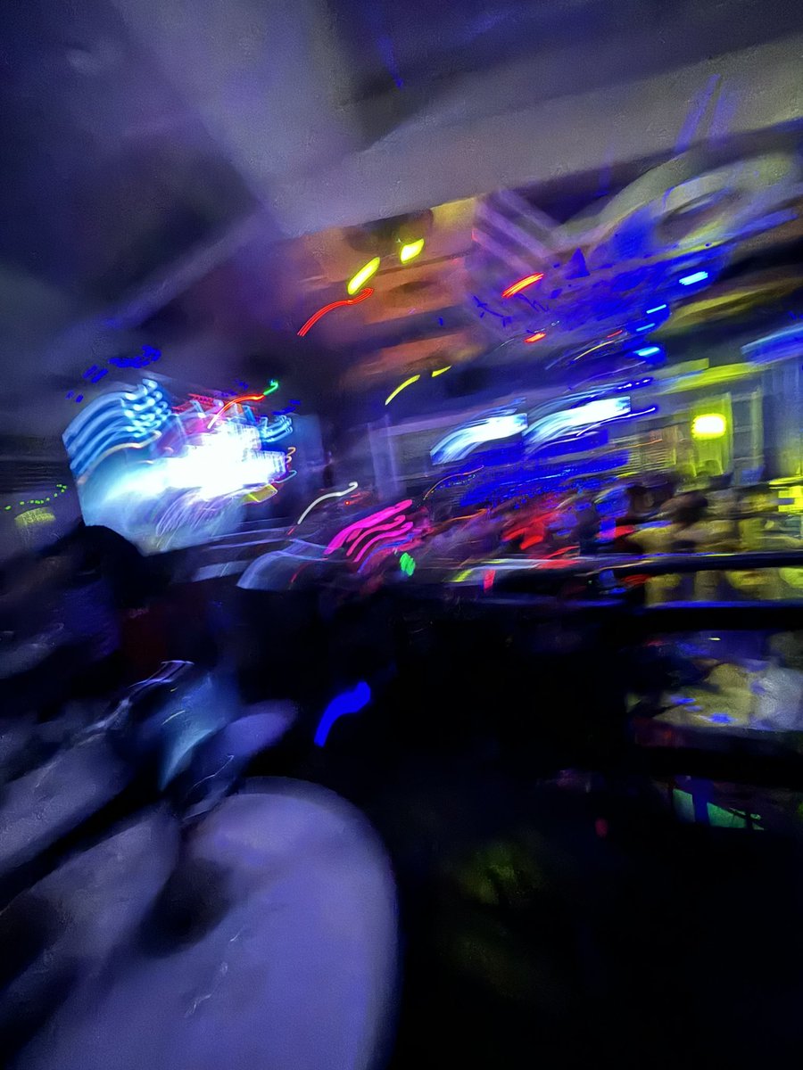 tinyroomz's tweet photo. ꕁ off duty https://t.co/agu0UliJeb
